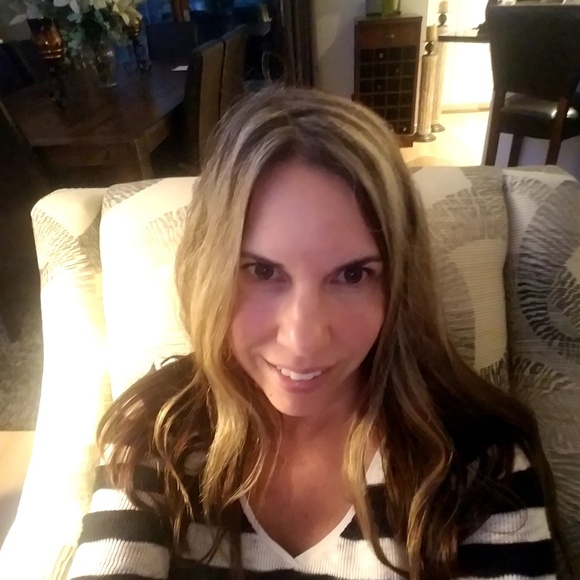 Meet your Posher, Pam - Picture 2 of 3